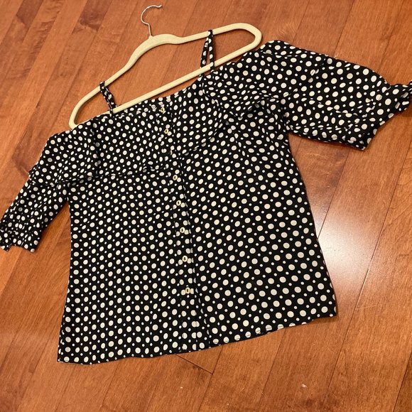 Made in Brazil. Polka dot black and ivory color.  Size 8 - Picture 6 of 10